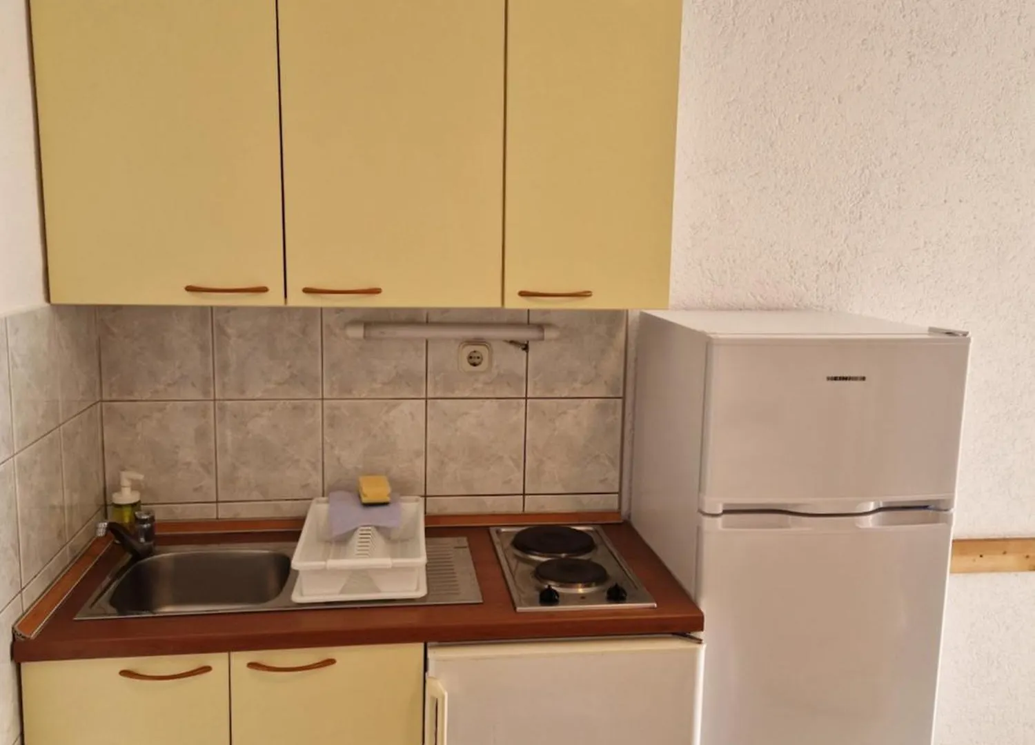 Apartmani Bada Pakoštane 0*,  Hırvatistan