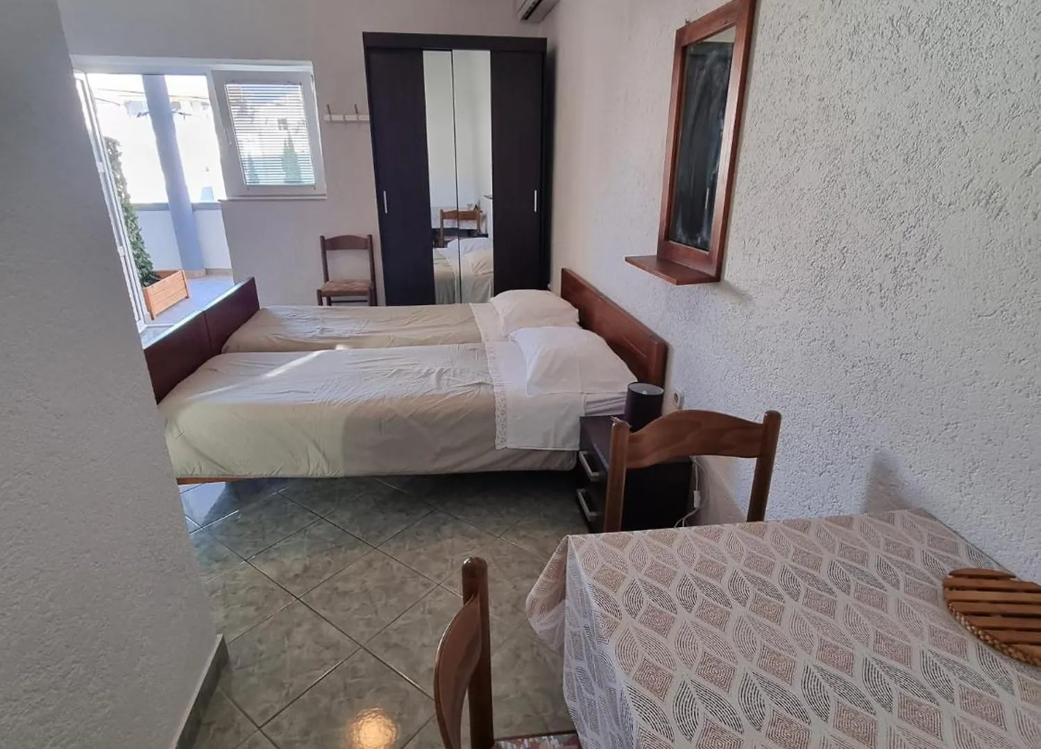 Apartmani Bada Pakoštane 0*,  Hırvatistan